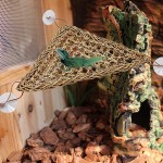 1pcs Décor De L'habitat Reptiles Lizard Chaise Longue,Dragon Barbu Hamac avec Artificielle Vignes d'escalade pour Lézard Escalade Caméléon Gecko Serpents Tortue